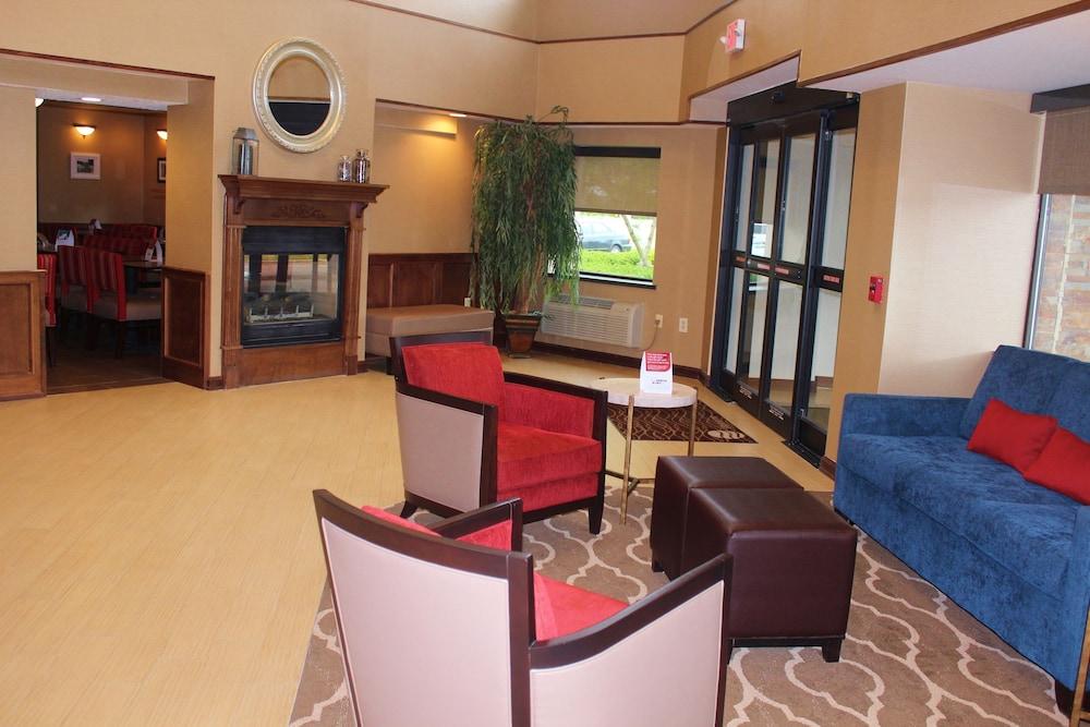 Comfort Inn & Suites West Springfield Exterior foto